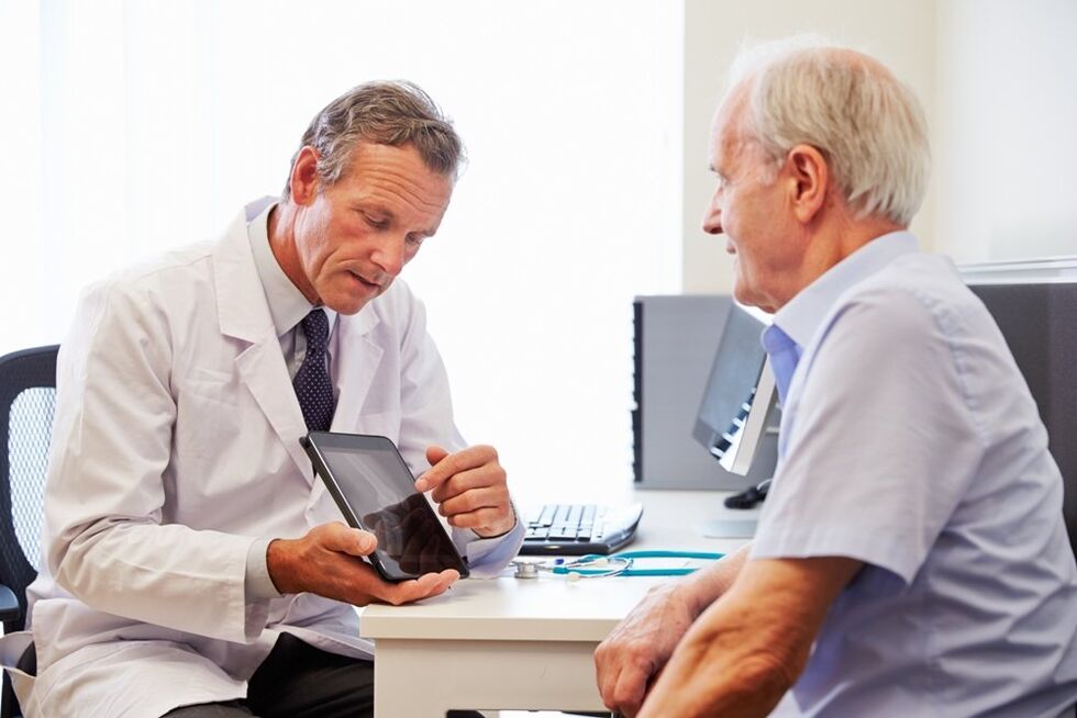 Pasyente na may prostatitis sa appointment ng doktor