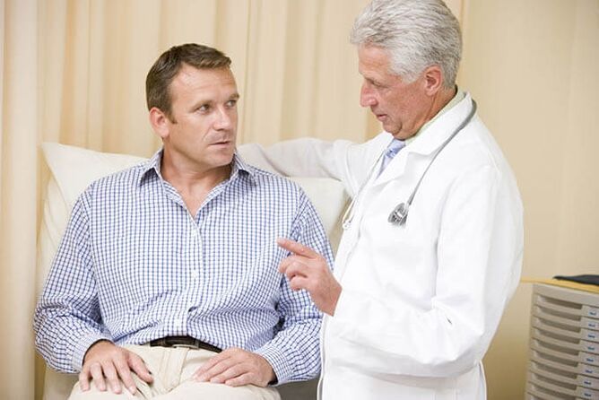 isang pasyente na may prostatitis sa appointment ng doktor